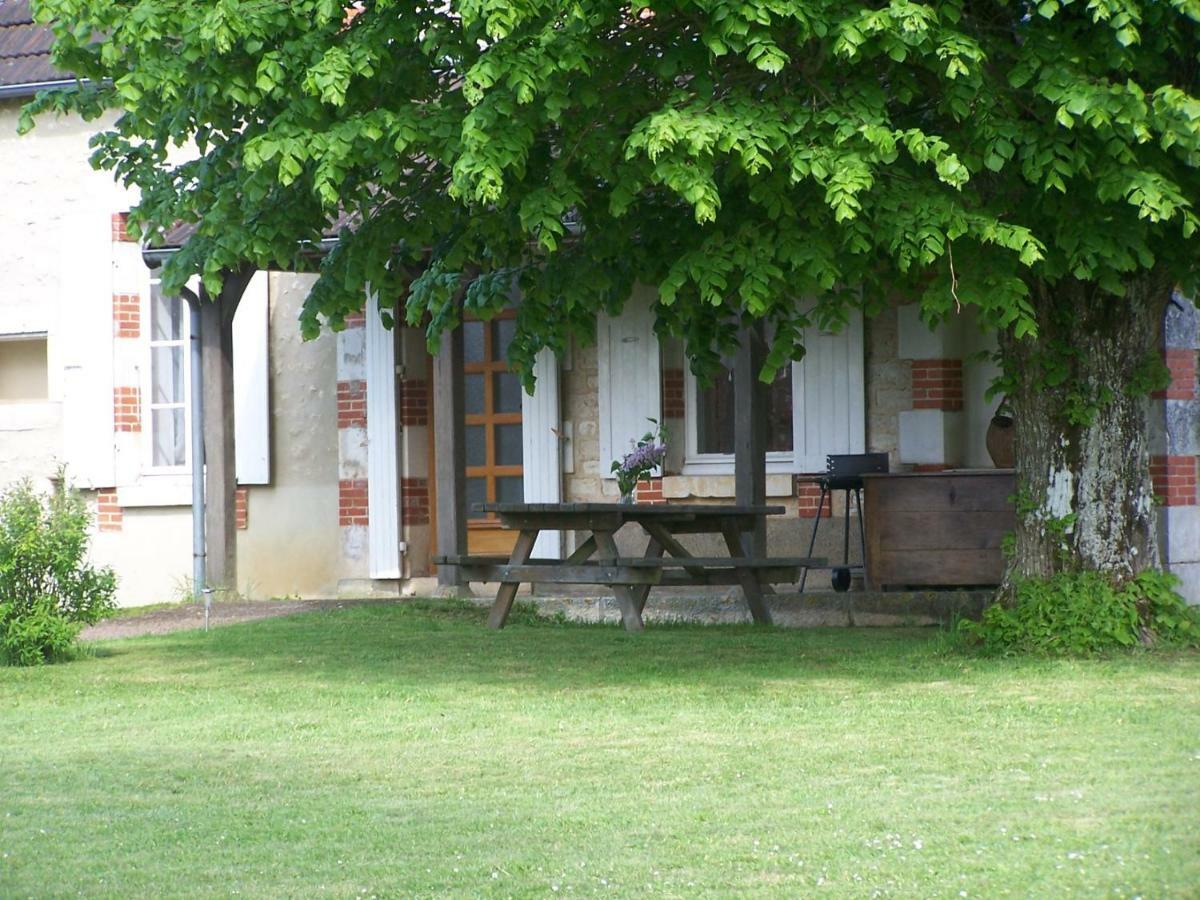 فيلا Gite En Forterre Druyes-les-Belles-Fontaines المظهر الخارجي الصورة